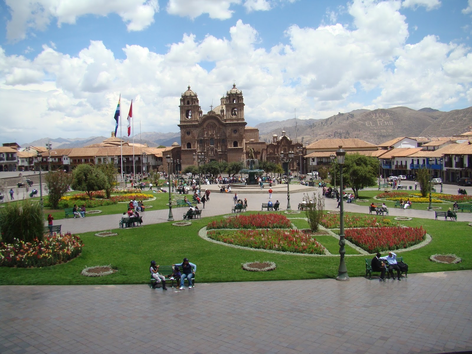 Plaza de Armas com a Igreja da Companhia de Jesus