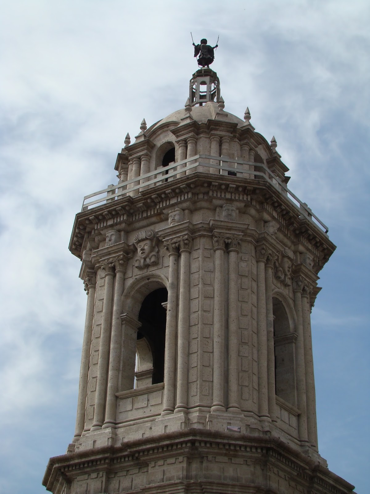 Detalhe da torre da Iglesia de La Compaia